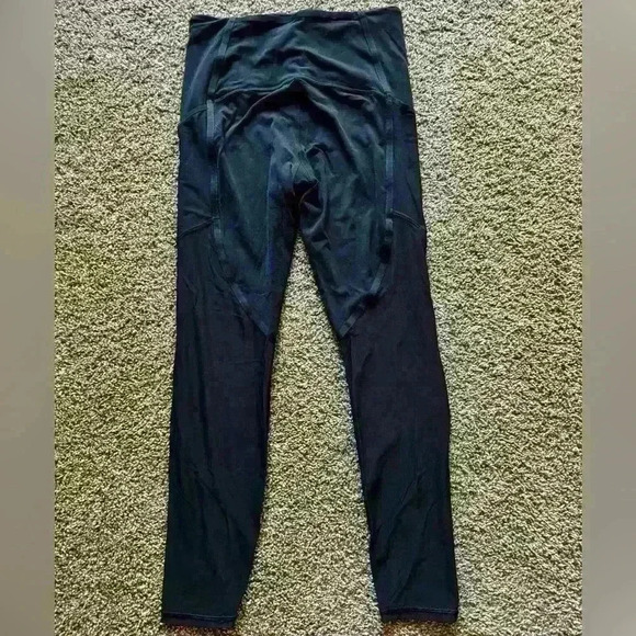 Athleta Vitality Mesh Inset 7/8 Stash Leggings High Rise Black Size Small - Picture 4 of 4